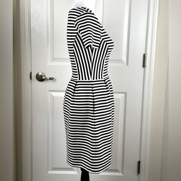 Madewell Black Striped Bistro Skater Dress with Pockets Size 0 - Picture 4 of 7